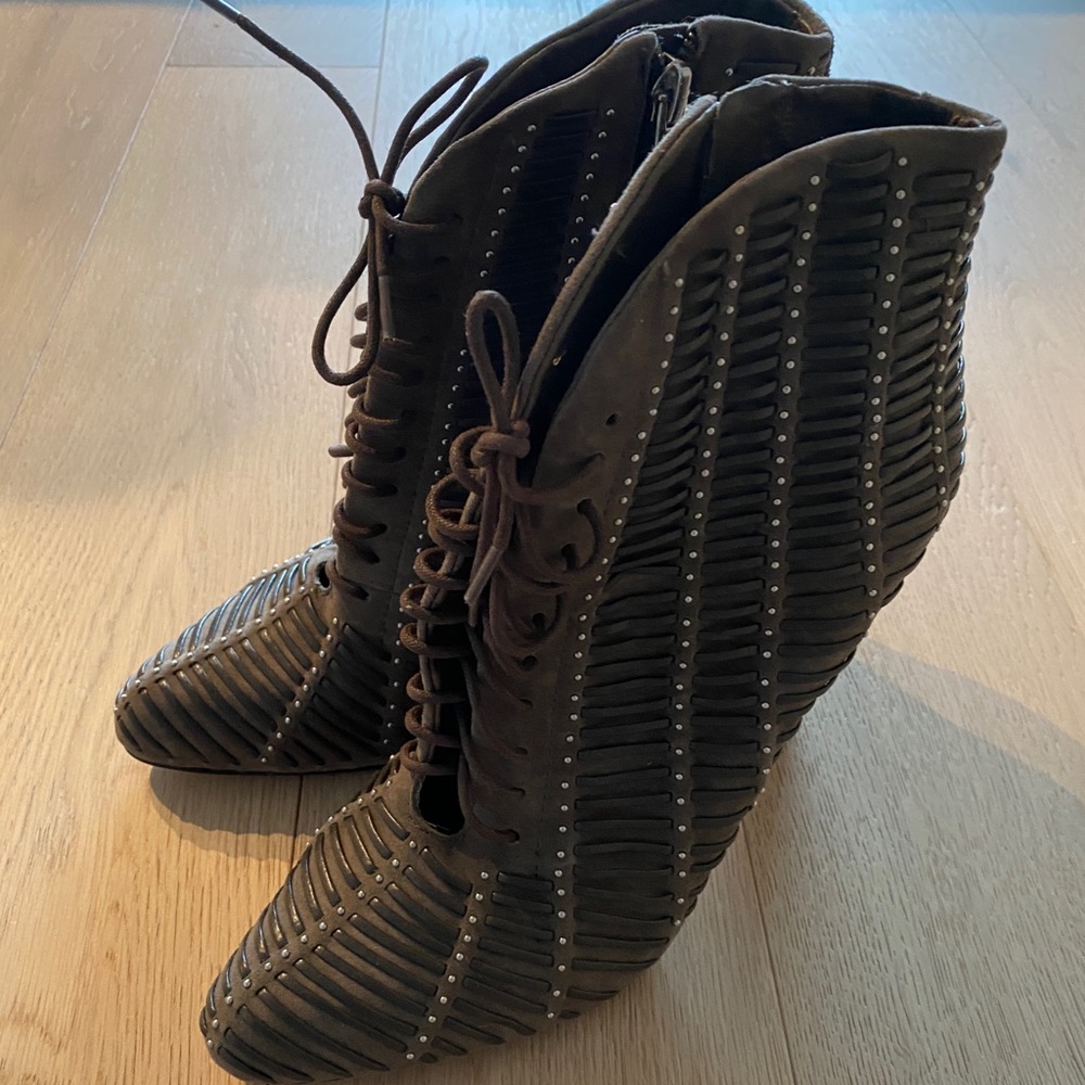 Vince Camuto New suede booties